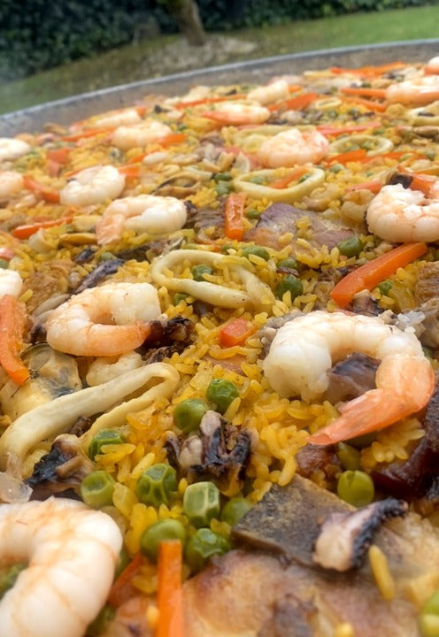 Paella Mixta mariscos + carnes $45.000  Cada Plato (Pedido Mínimo 6) Ver tamaños →