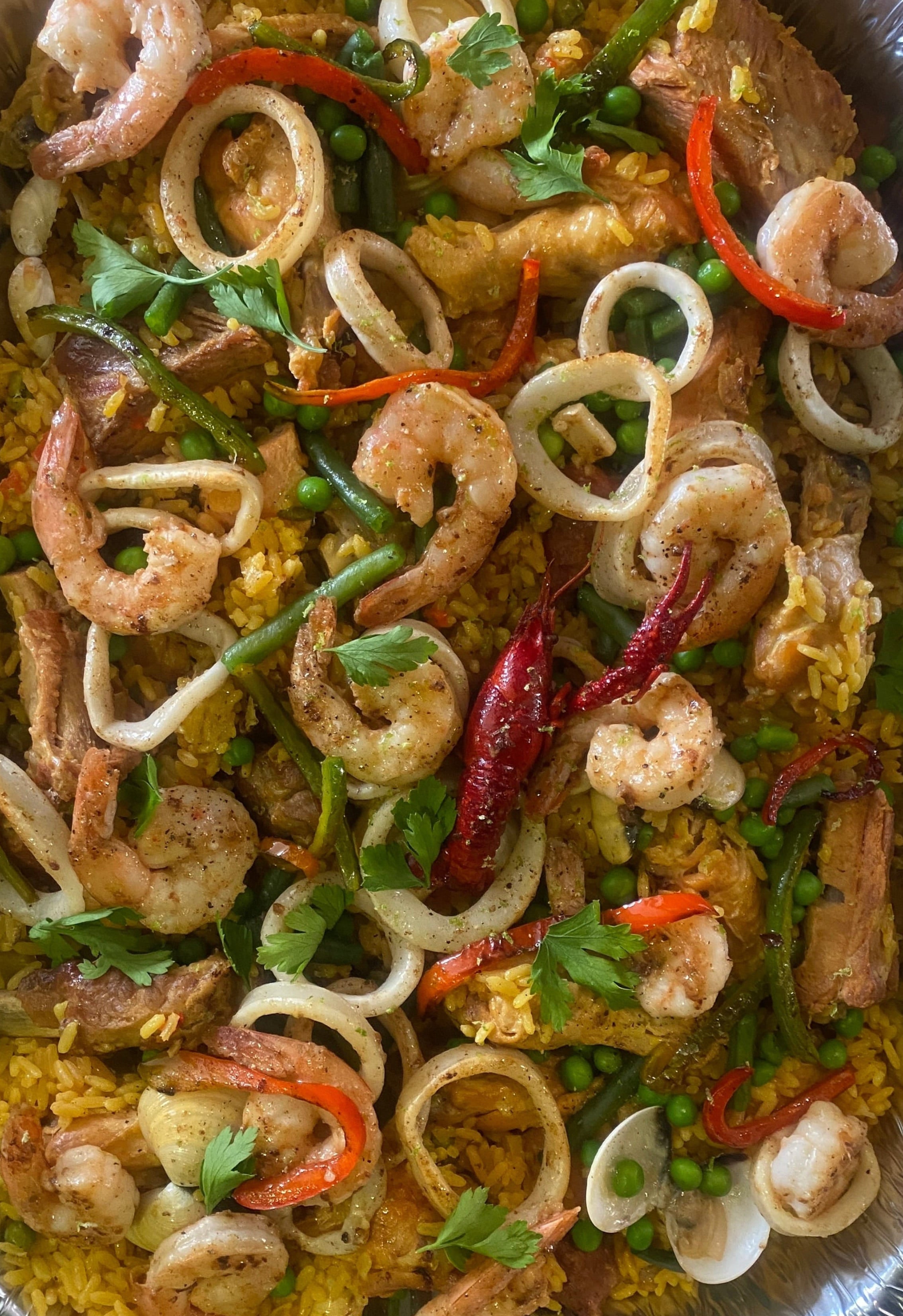 Detalle de Paella Mixta artesanal con técnica española - ZeQueda Paellas