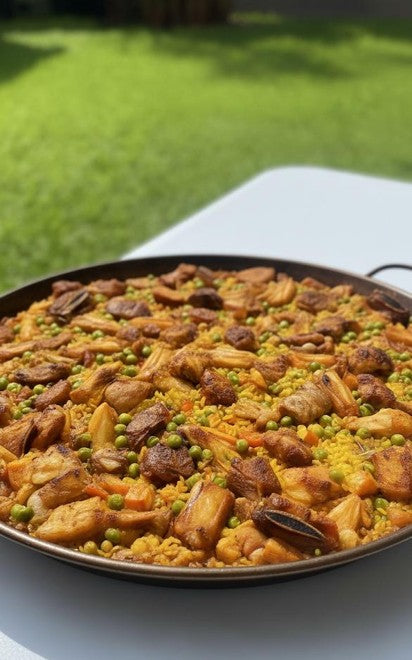 Paella Valenciana de Carnes. $38.000  Cada Plato (Pedido Mínimo 6).      Ver tamaños →